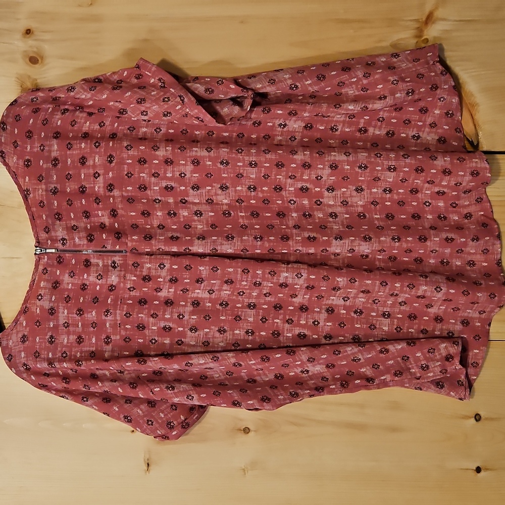 Maurices 2X Pink Printed Blouse with Zipper Back EUC - Picture 2 of 6